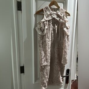 Lace dress open shoulders with sleeves